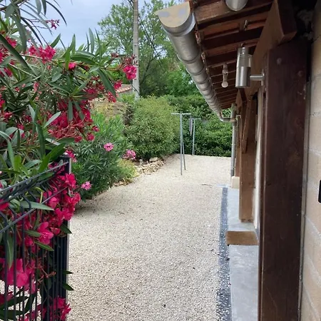 Au Coeur De La Pinede De 1 A 4 Personnes