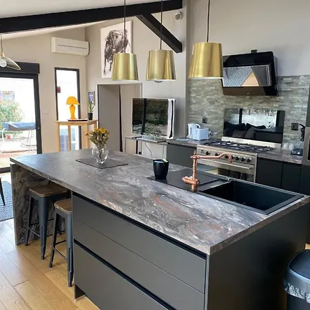 Au Coeur De La Pinede De 1 A 4 Personnes Tatil Evi