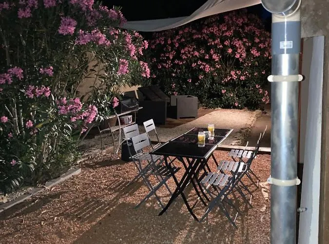 Au Coeur De La Pinede De 1 A 4 Personnes *