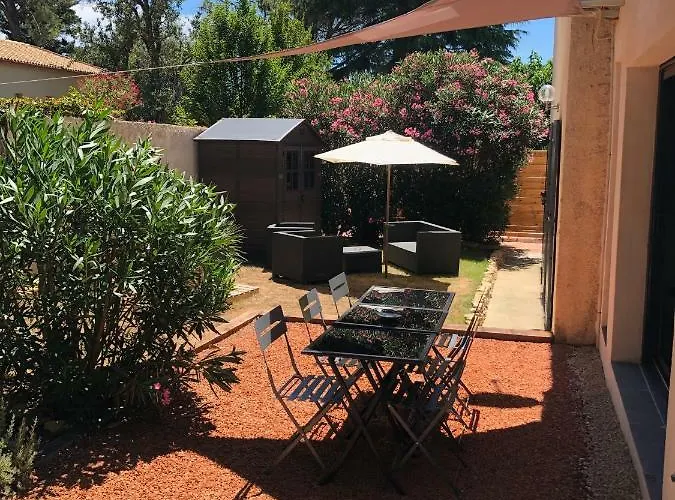 Au Coeur De La Pinede De 1 A 4 Personnes بيت للعطل *